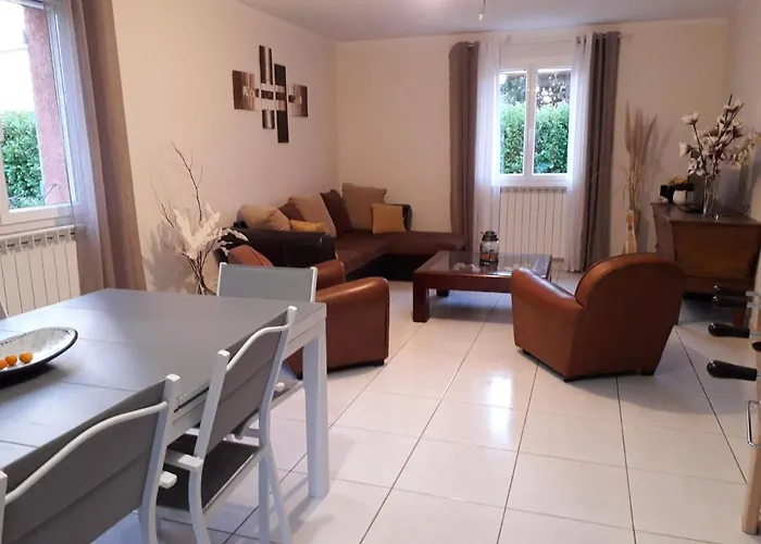 Semesterbostad Madura - Classee 3 Etoiles - Confort Et Bien-etre A 2 Pas Des Commodites Et De L'herault *